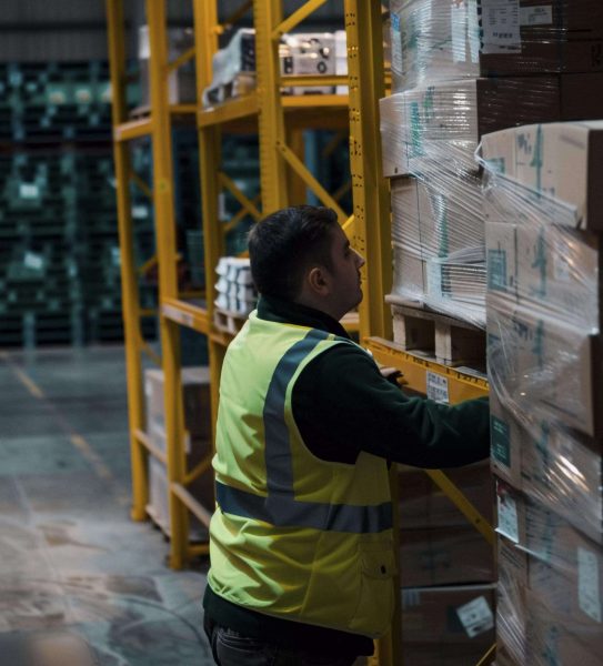 pallet_storage_in_sheffield_security_2560x3840